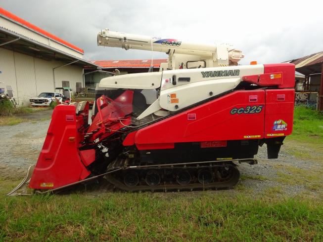 コンバイン GC325 写真３