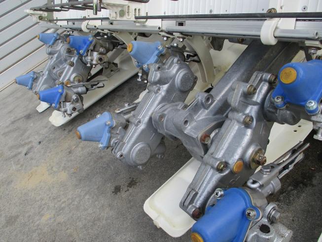 田植機 PQ4-DUHZ 写真８