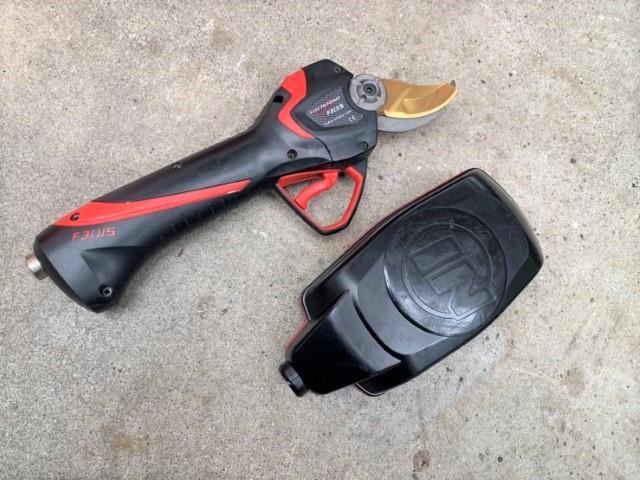 電動剪定ハサミ F3015　No.369392 写真３