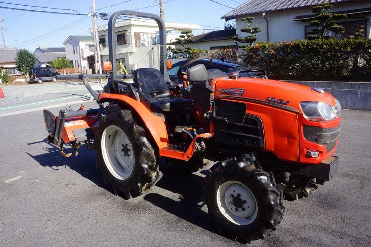 トラクター KB23 写真２