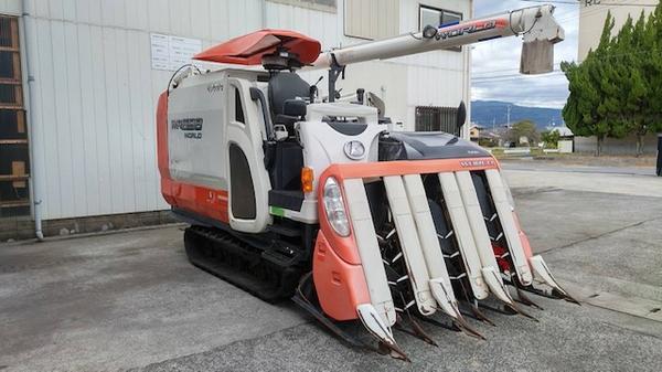 コンバイン WR698 写真２