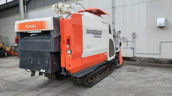 コンバイン WR698 写真３