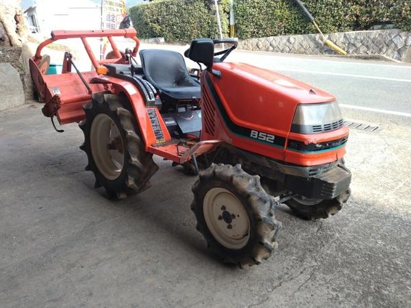 トラクター B52 写真２