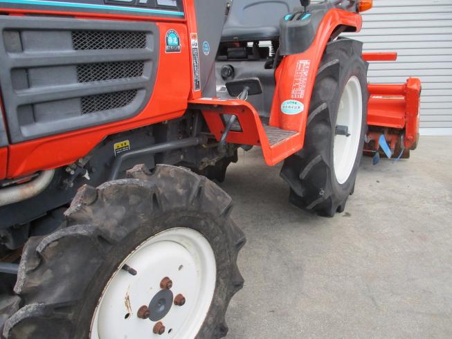 トラクター B72 写真６