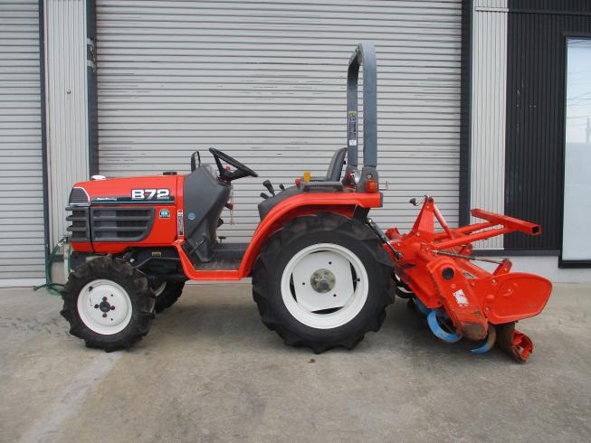 トラクター B72 写真７