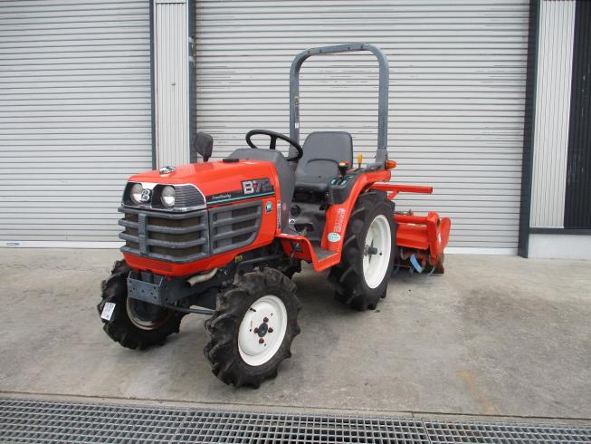 トラクター B72 写真５