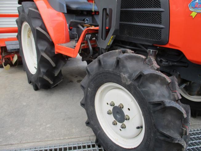 トラクター KB20D 写真２