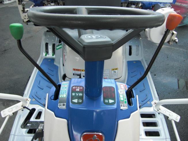 田植機 PQZ4DULF 写真２