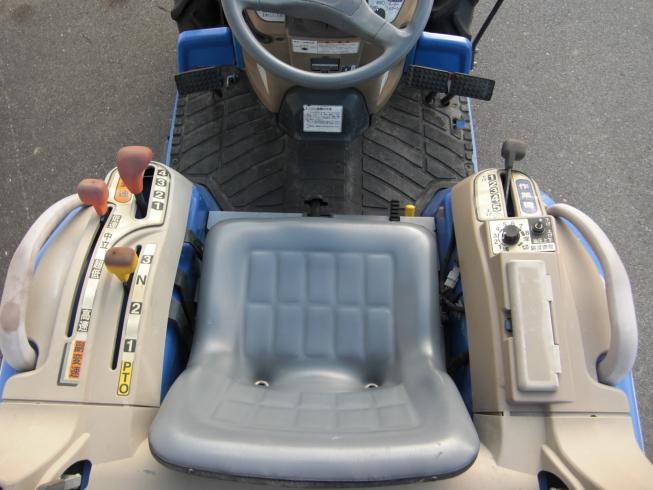 トラクター TH213-NBA13V 写真２