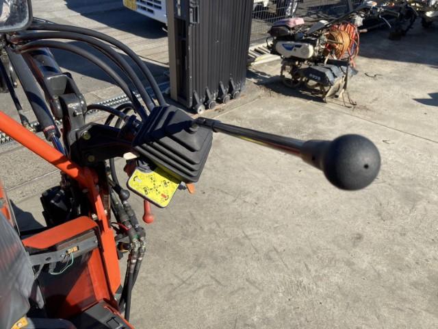 トラクター KL25MA+ローダー 写真９