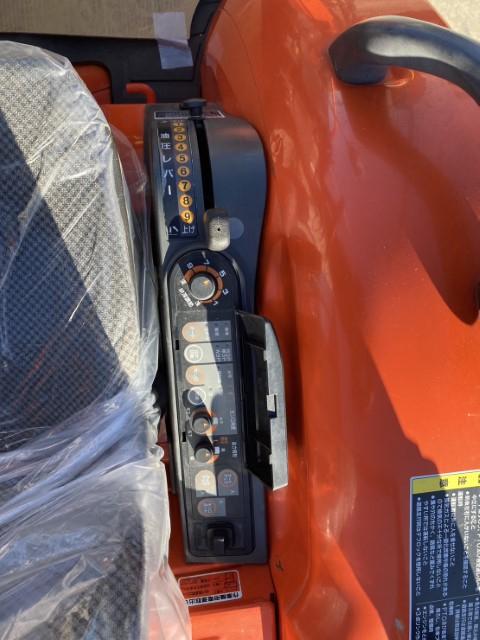 トラクター KL25MA+ローダー 写真２