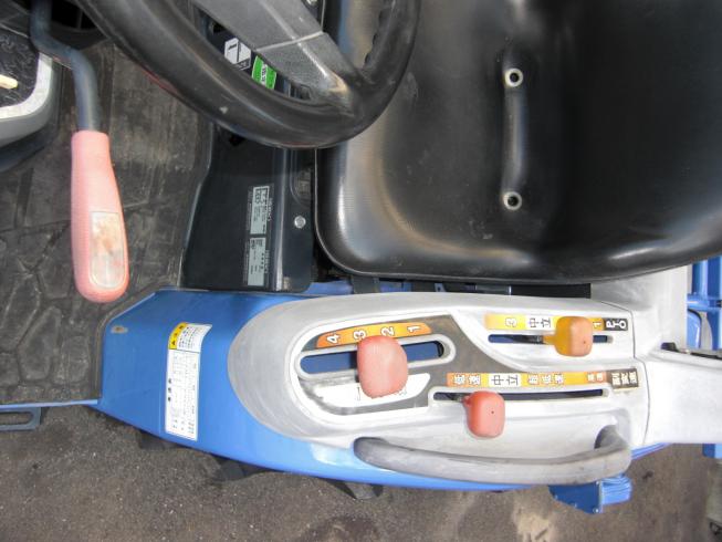 トラクター TH205-BA14VD 写真４