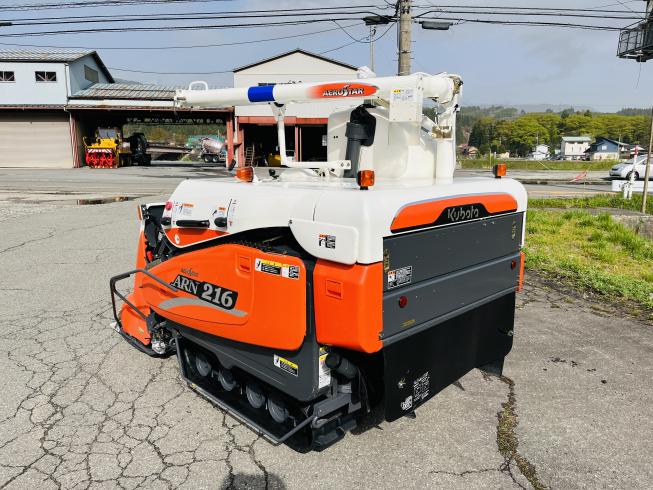 コンバイン ARN216-GLW 写真４