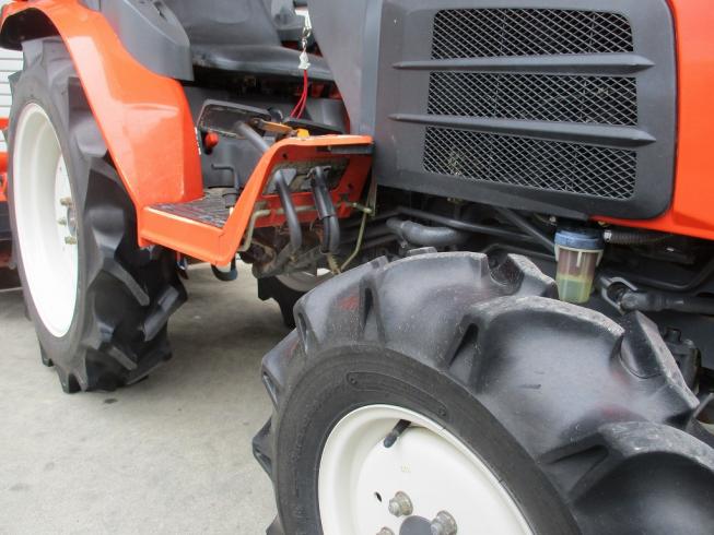 トラクター KB18 写真３