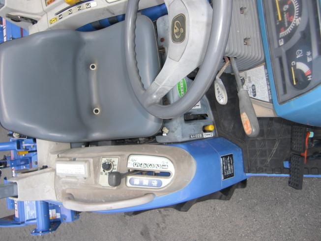 トラクター TH233-BA15D 写真３