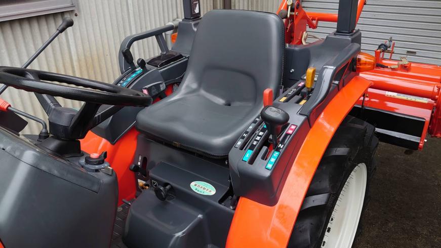 トラクター GB180 写真３