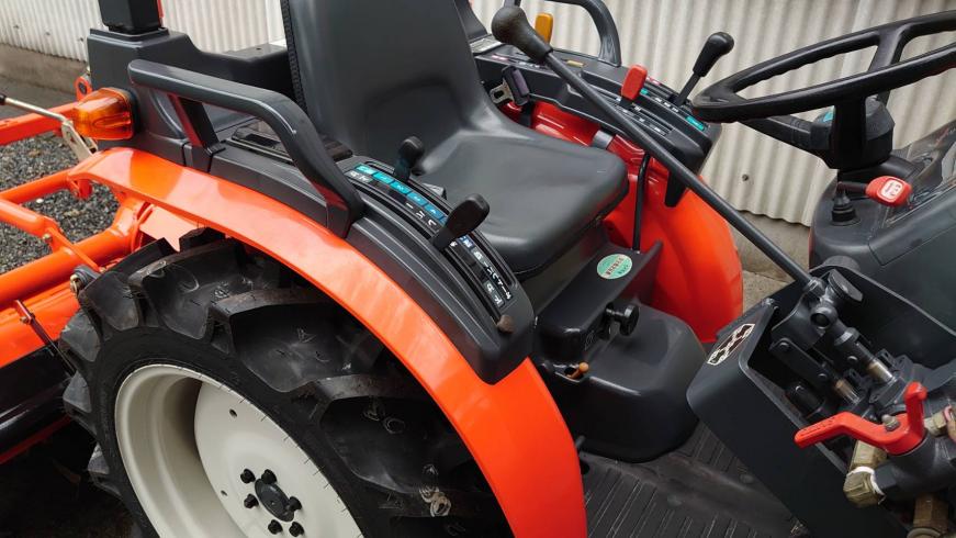 トラクター GB180 写真５