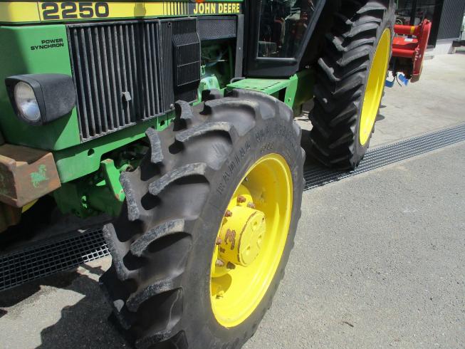トラクター 2250 写真４