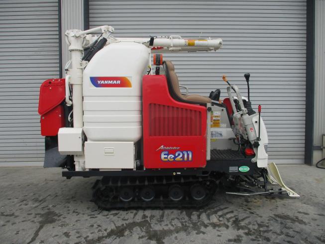 コンバイン Ee211G 写真２