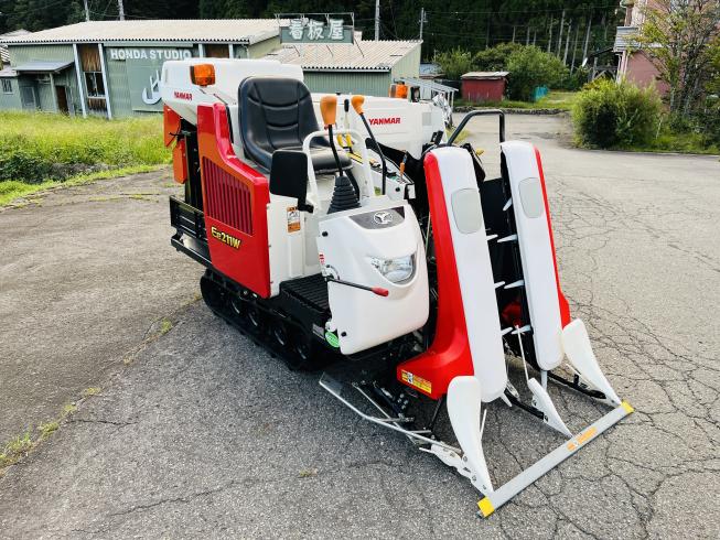 コンバイン Ee211W 写真２