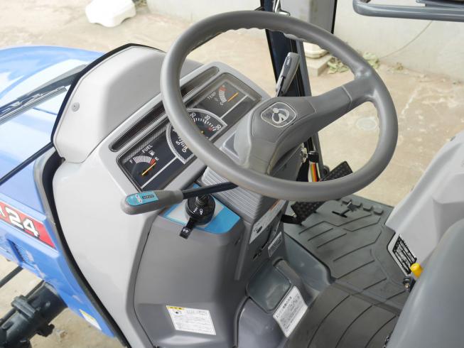 トラクター TH24 写真５