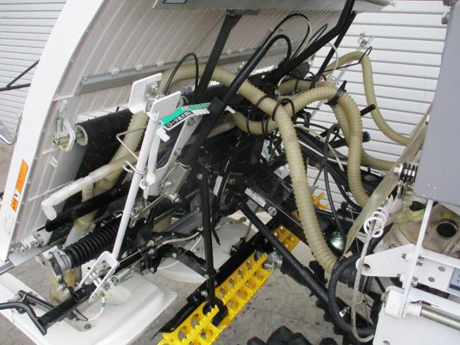 田植機 YR4J 写真７