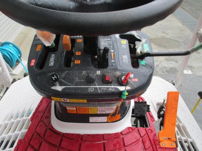 田植機 YR4J 写真５