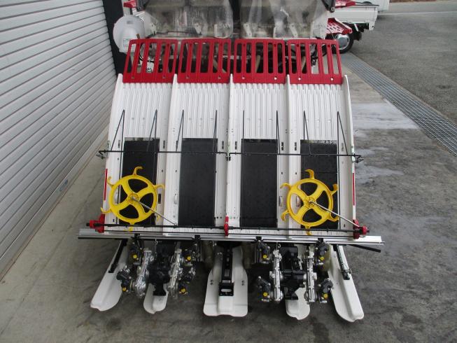 田植機 YR4J 写真９