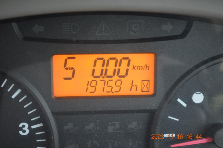 トラクター SMZ85QMAXWURﾌﾛﾝﾄﾛｰﾀﾞｰ付 写真４