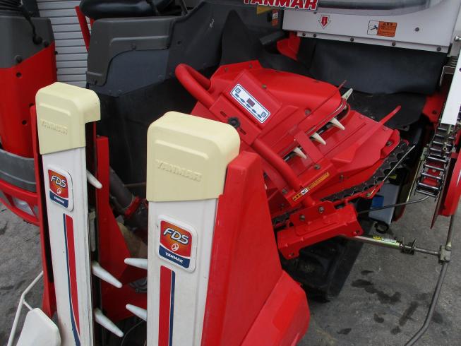 コンバイン GC221 写真８