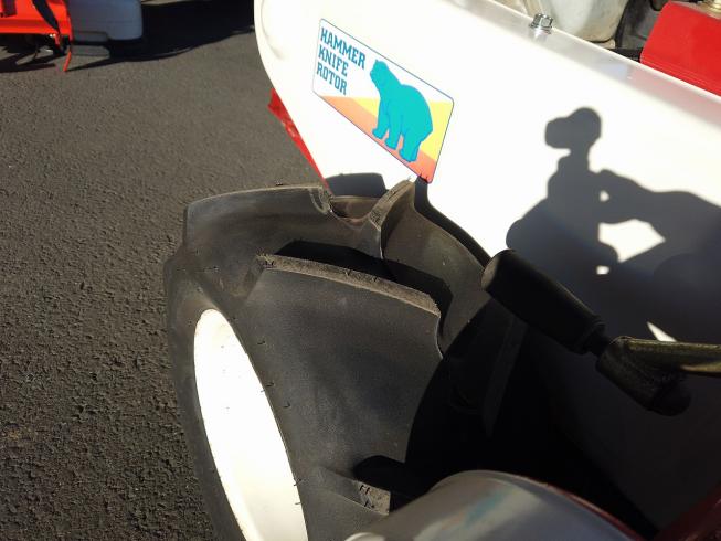 草刈機 ☆新春SALE☆　動画有 整備済　ナイフ(刃)・タイヤ新品♪　HR662 写真４