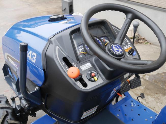 トラクター TQ143 写真４