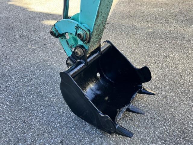 バックホー B08 写真３