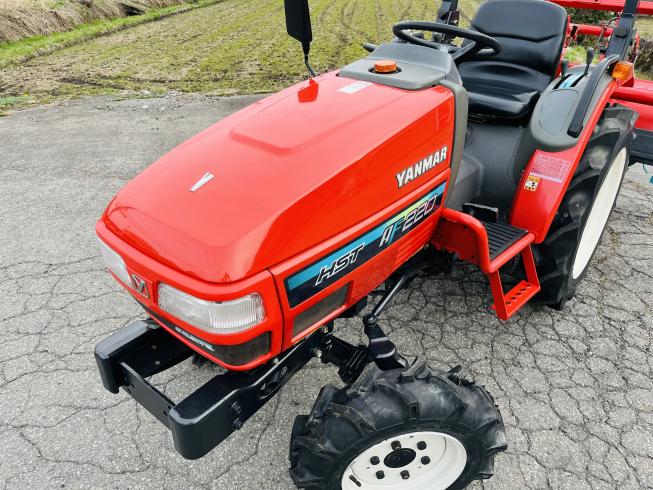 トラクター AF220 HST 写真３