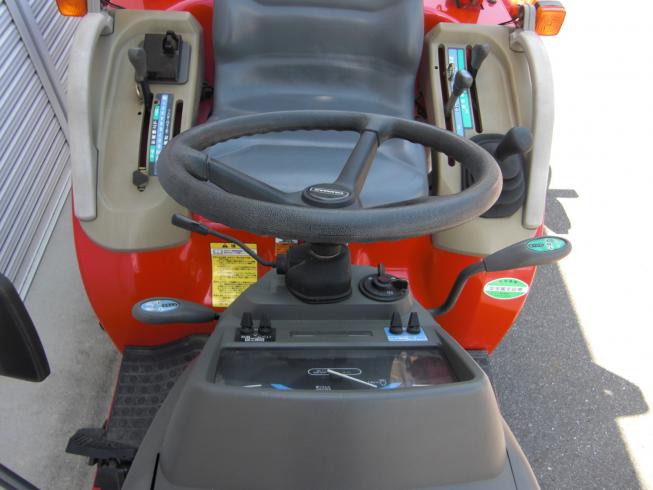 トラクター AF118L-VPUS4　　フル装備 写真２