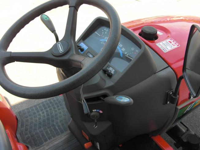 トラクター AF118L-VPUS4　　フル装備 写真６