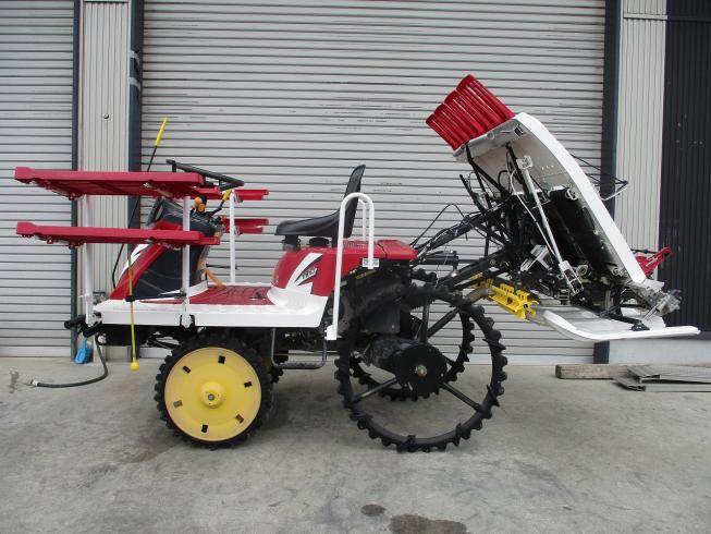 田植機 YR4J 写真３