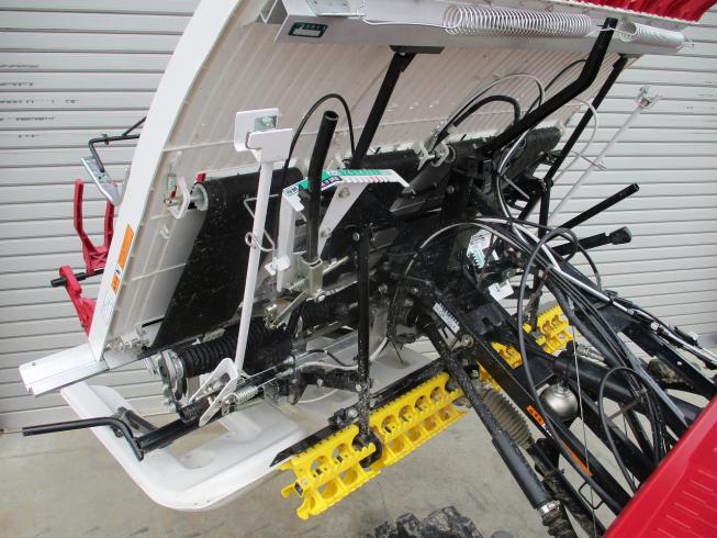 田植機 YR4J 写真８