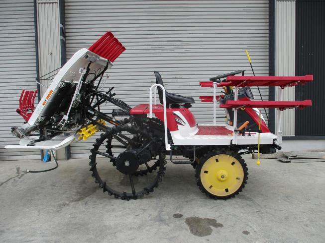 田植機 YR4J 写真４