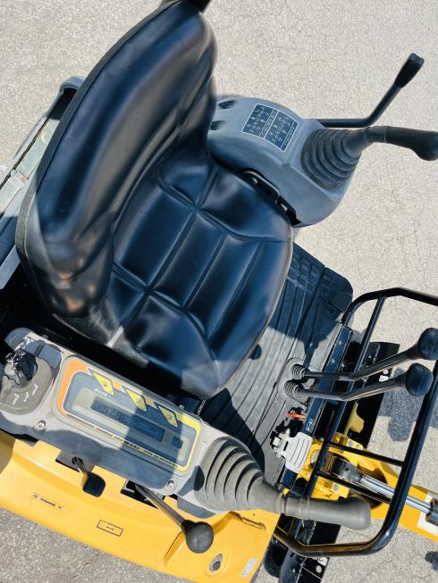 バックホー 017CR 写真８