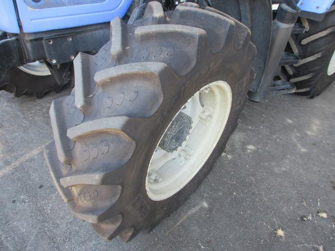 トラクター T7085-HXCY11 写真９