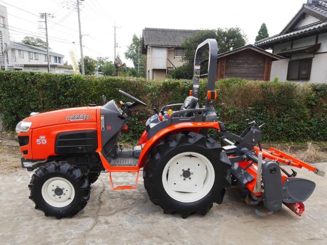 トラクター B225Dリミデット 写真３