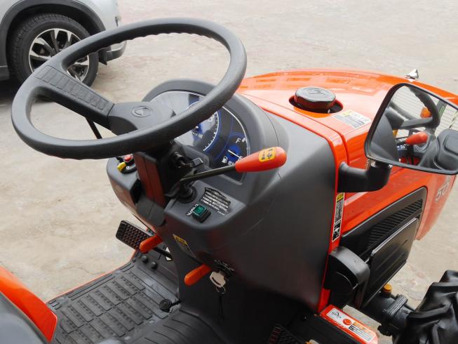 トラクター B225Dリミデット 写真６