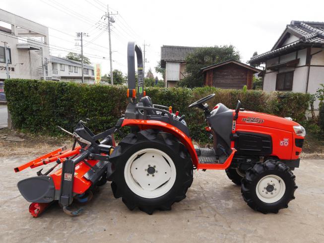 トラクター B225Dリミデット 写真２