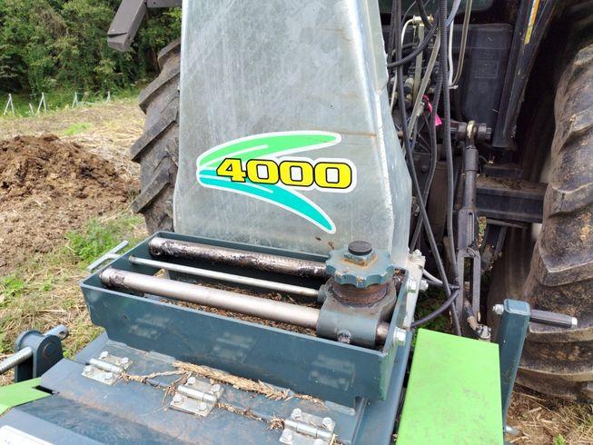 フォレージハーベスタ MFH4000RCR 写真９