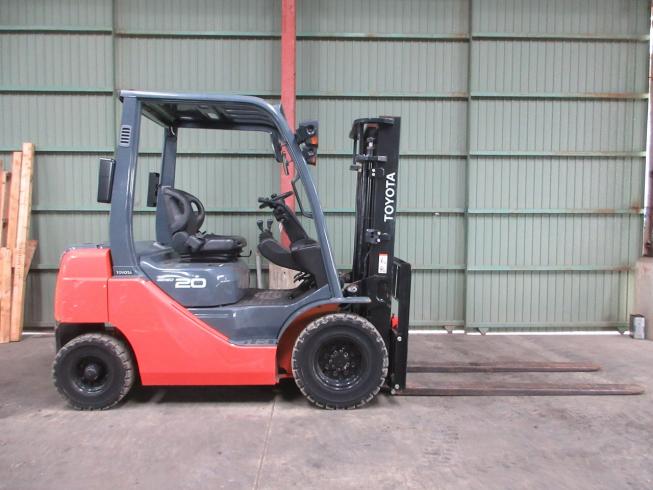 フォークリフト 8FDL20 写真２