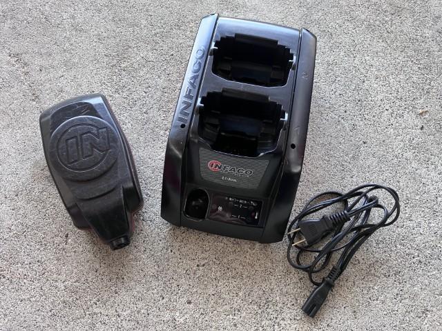 電動剪定はさみ F3015（306824） 写真４