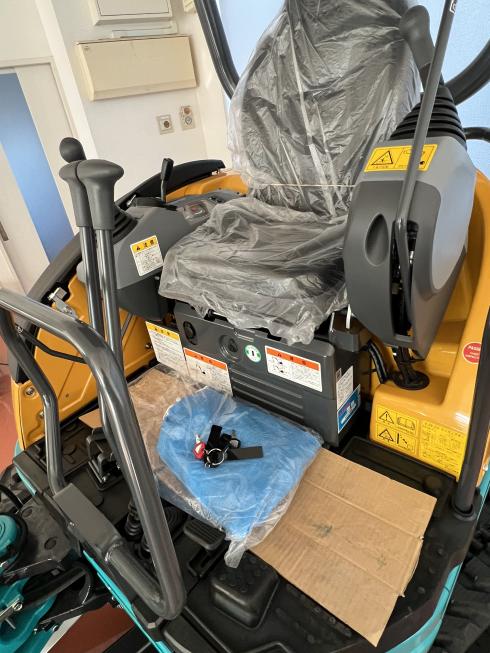 バックホー U-20-3AHG  展示機新車!!  値上げ前直前!！　限定1台特価!! 写真２