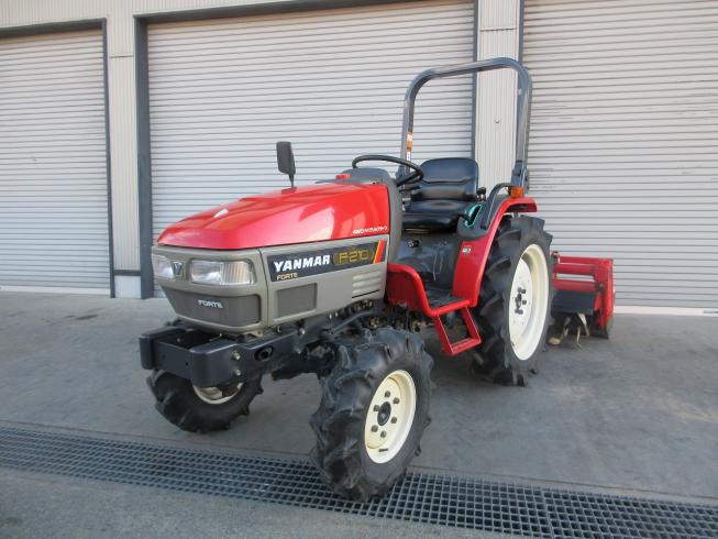 トラクター F210 写真２