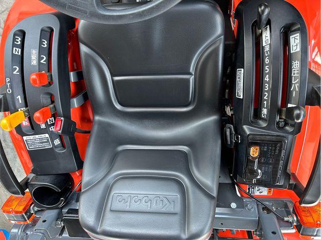 トラクター NB21SPMA RF4 写真６